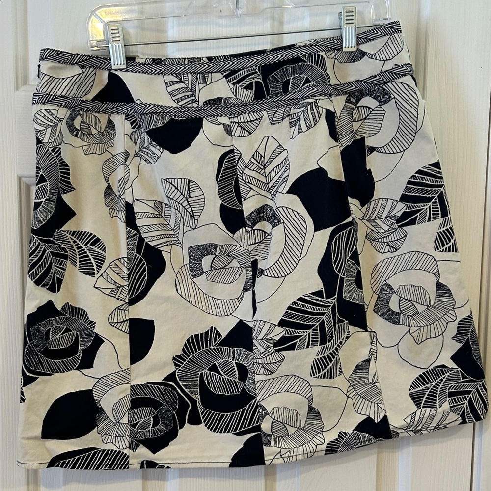 LOFT Black and Cream Floral A-Line Stretch Cotton Skirt Sz 14 - Picture 3 of 5